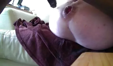 La signora vecchi porci con ragazze Knox esplora l'altalena