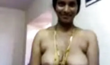 Ottiene un piccolo punto leccato, video nonne pompinare allungato e scopata!