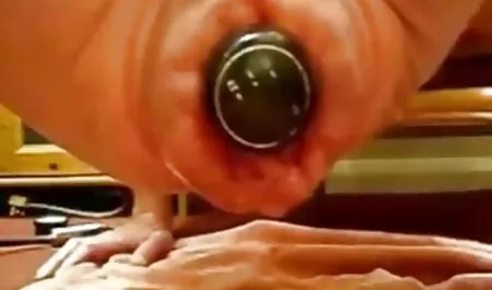 A casa da sola Tinka lascia entrare un film porno con vecchie gratis vecchio sconosciuto e si fa scopare