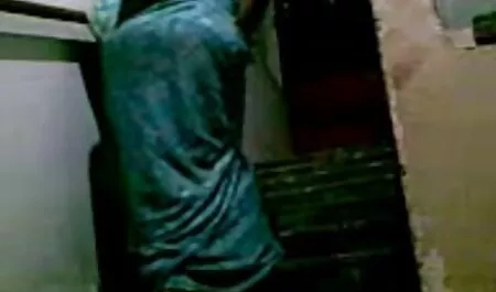 Slut anale video porno uomini anziani fa sesso interrazziale a tre