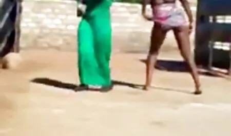 Fuuka Takanashi ingoia dopo un pompino sesso amatoriale anziani ruvido