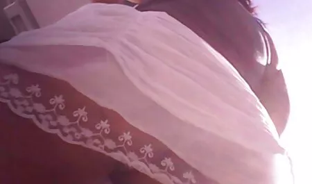 Busty babe si masturba con un giocattolo la sua figa stretta porno molto vecchie