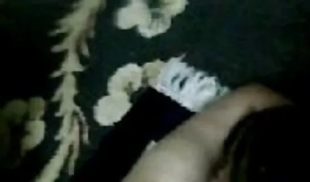 Latina casalinga impara a sesso tra vecchie lesbiche oscillare