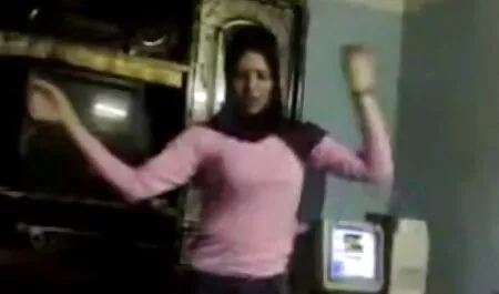 Sexy nonne vecchie maiale latina idelsy in tacchi scopa la sua figa