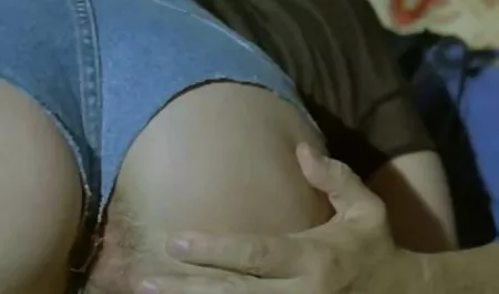 Hot babe deepthroats video porno tra anziani il suo ragazzo cazzo e cazzo