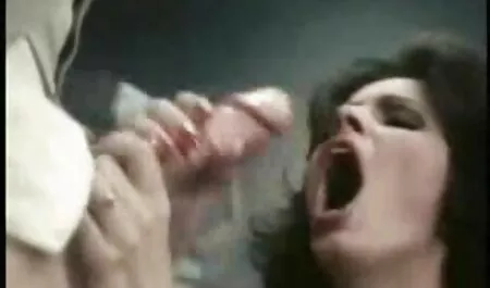 Handjib contro la sua volontà porno vecchio