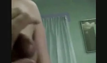 vicino a un enorme sesso con vecchie gratis Trio, p