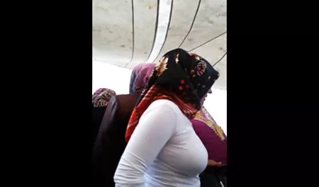 Alta Lisa si masturba sesso tra vecchi porno