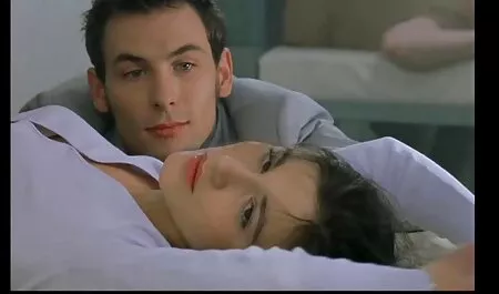 Il colloquio di lavoro anziane tettone porno porta a una cosa a tre