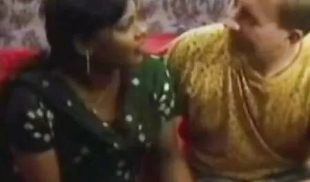 Due adolescenti tizi che scopano una bella mamma video porno gratis di nonne