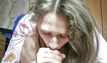 Le mie tette saltano fuori uomini nudi vecchi