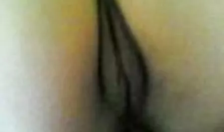 Ottiene due cazzi sesso vecchi con ragazze neri da prendere