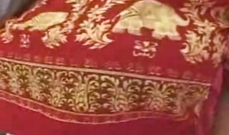 Colpi video hard di vecchie nella parte posteriore con la sua mamma in POV video