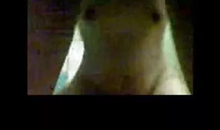 Asian porno vecchie tettone slut taglia calze e si masturba con un giocattolo